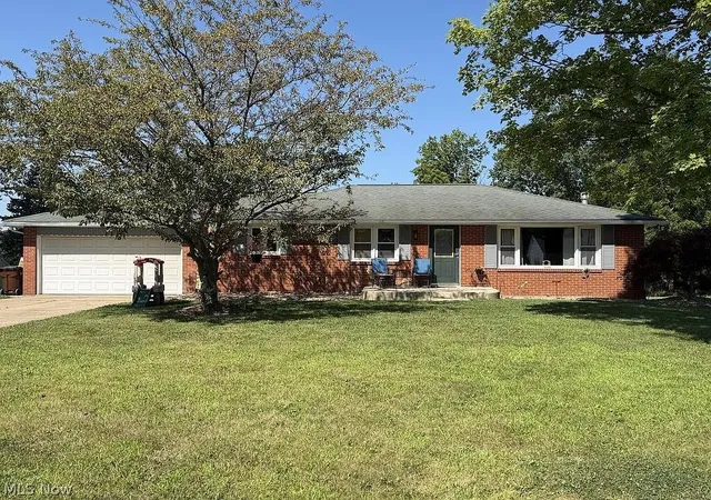 Photo 2 of Sale Pending at 893 Dresden Dr, Mansfield, OH 44905 | MLS# 5235201 | Listing updated on 2026-09-15
