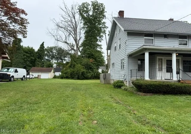 Photo 2 of Single family home for sale at 379 Homewood Ave Se, Warren, OH 44483 | MLS# 5235232 | Listing updated on 2026-09-02