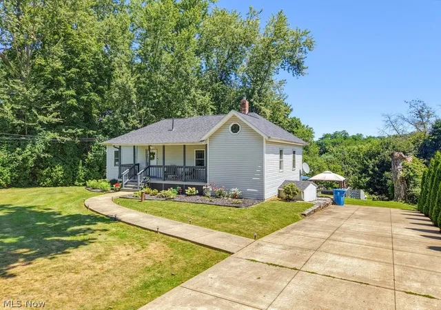 Photo 3 of Sale Pending at 4185 Lake Vista Rd, Coventry Township, OH 44319 | MLS# 5235174 | Listing updated on 2026-09-09