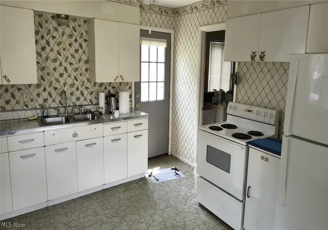 Photo 2 of Sale Pending at 472 N Rocky River Dr, Berea, OH 44017 | MLS# 5235304 | Listing updated on 2026-09-11