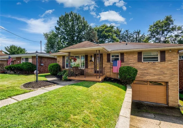 Photo 3 of Single family home for sale at 2532 Chestnut St, Steubenville, OH 43952 | MLS# 5235286 | Listing updated on 2026-09-16