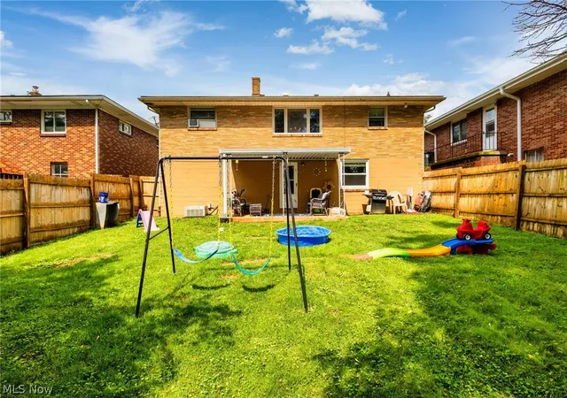 Photo 4 of Single family home for sale at 2532 Chestnut St, Steubenville, OH 43952 | MLS# 5235286 | Listing updated on 2026-09-16