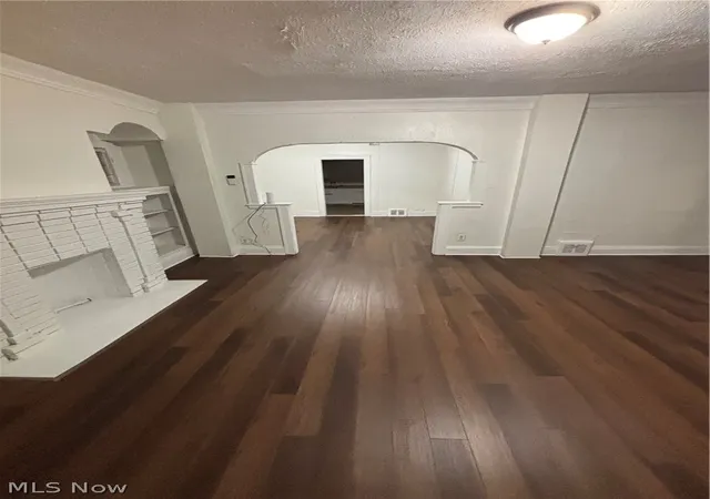 Listing Photo 5 - Condo for sale in building located at 3332 E 145th St, Cleveland, OH 44120