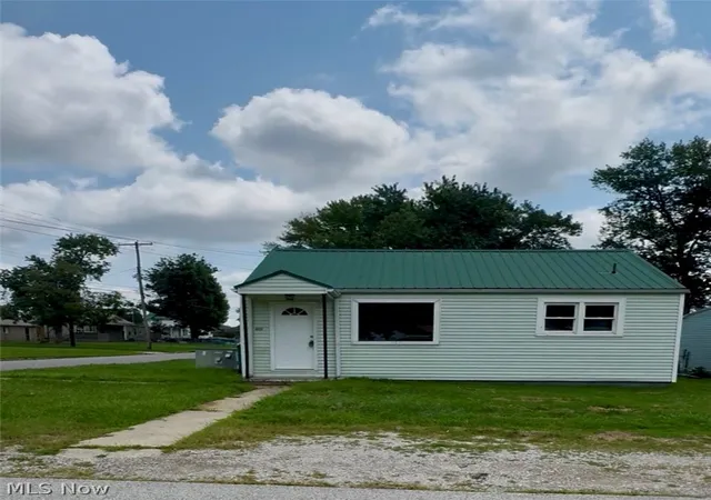 Photo 1 of Single family home for sale at 601 Nicely Ave, Parkersburg, WV 26101 | MLS# 5235390 | Listing updated on 2026-09-02