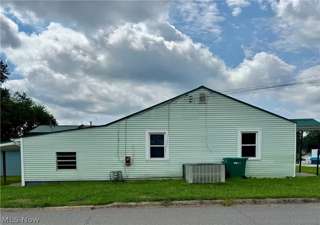 Photo 2 of Single family home for sale at 601 Nicely Ave, Parkersburg, WV 26101 | MLS# 5235390 | Listing updated on 2026-09-02