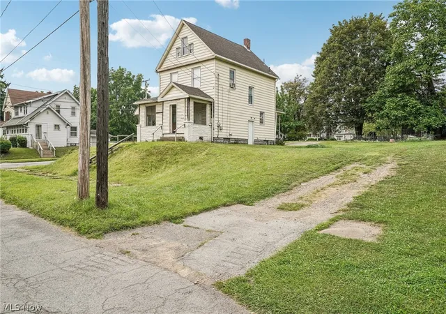 Single family home for sale at 640 Broadway Ave, Youngstown, OH 44510 | MLS# 5232122