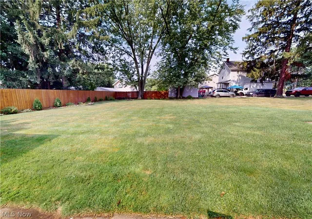 Photo 3 of Single family home for sale at 320 Ontario St, Akron, OH 44310 | MLS# 5235329 | Listing updated on 2026-09-09