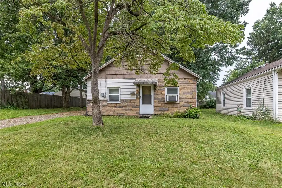 Single family home for sale at 796 Lindsay Ave, Akron, OH 44306 | MLS# 5235362