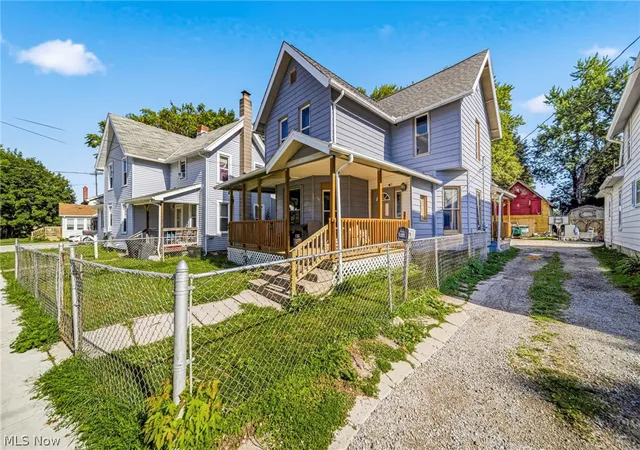 Photo 2 of Single family home for sale at 305 W 53rd Street, Ashtabula, OH 44004 | MLS# 5231311 | Listing updated on 2026-09-15