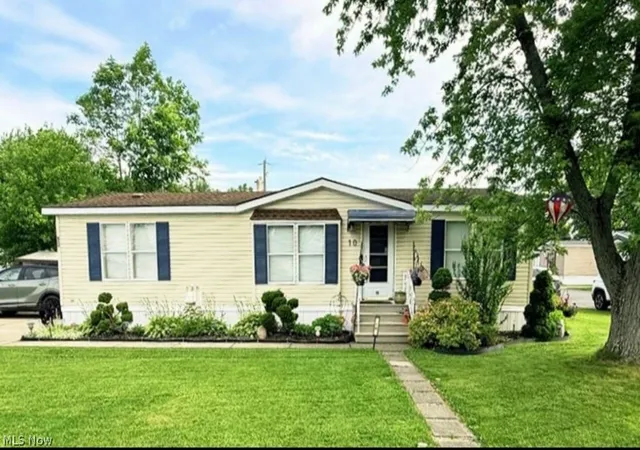 Photo 2 of Single family home for sale at 27216 Cook Rd #10, Olmsted Falls, OH 44138 | MLS# 5234946 | Listing updated on 2026-09-24