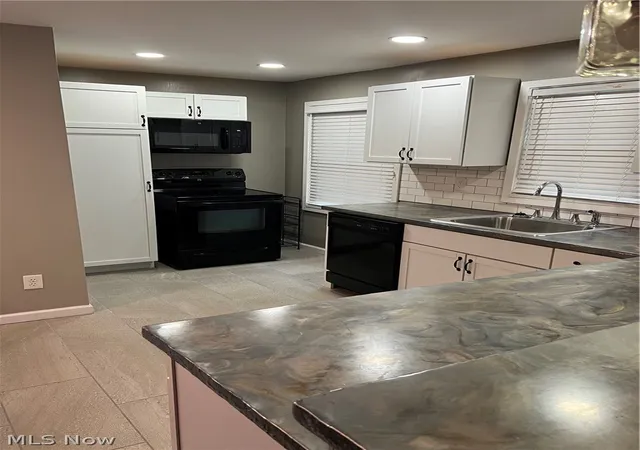 Photo 2 of Single family home for sale at 6070 Maplecliff Dr, Cleveland, OH 44130 | MLS# 5235331 | Listing updated on 2026-09-03