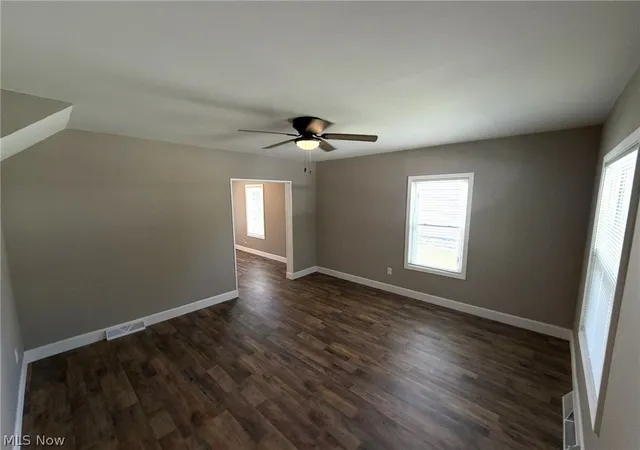 Photo 3 of Single family home for sale at 412 Iddings Ave SE, Warren, OH 44483 | MLS# 5234014 | Listing updated on 2026-09-11
