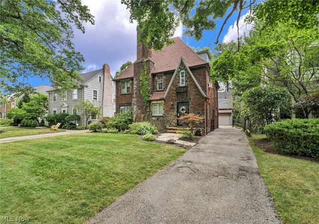 Photo 2 of Single family home for sale at 3295 Glencairn Rd, Shaker Heights, OH 44122 | MLS# 5235164 | Listing updated on 2026-09-11