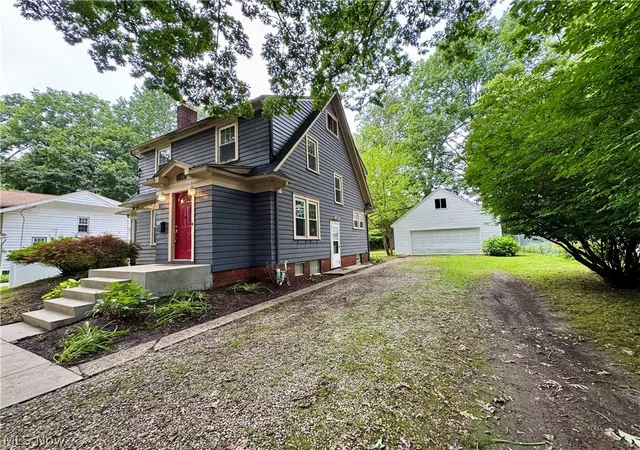 Photo 2 of Sale Pending at 3510 Edgewood Dr, Stow, OH 44224 | MLS# 5235063 | Listing updated on 2026-09-03