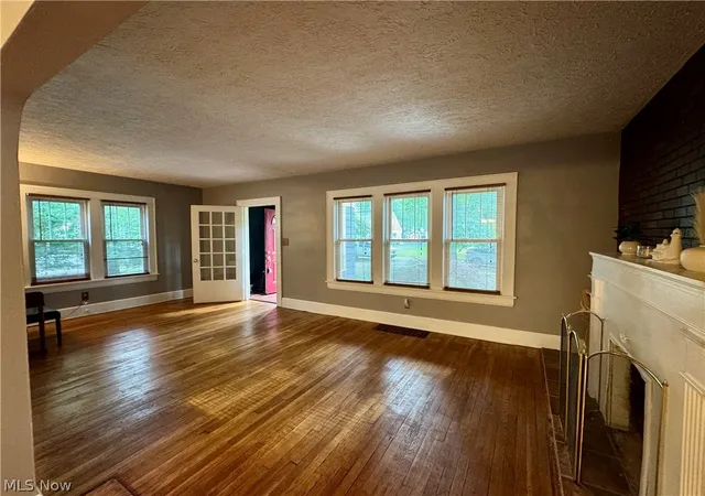 Photo 3 of Sale Pending at 3510 Edgewood Dr, Stow, OH 44224 | MLS# 5235063 | Listing updated on 2026-09-03