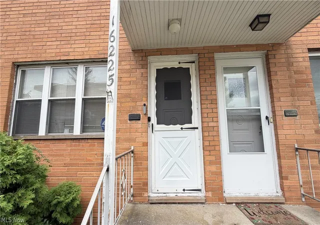 Photo 2 of Sale Pending at 16225 Edgewood Ct, Maple Heights, OH 44137 | MLS# 5235311 | Listing updated on 2026-09-12
