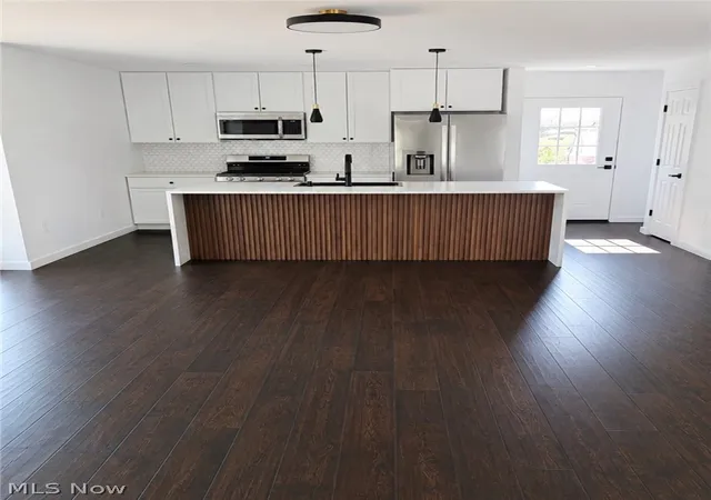 Photo 4 of Sale Pending at 3621 Glencairn Rd, Shaker Heights, OH 44122 | MLS# 5235473 | Listing updated on 2026-10-01