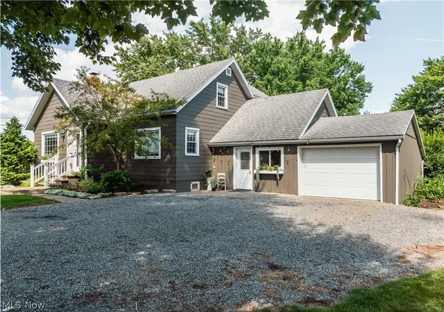 Photo 1 of Sale Pending at 347 Bahlor St Sw, Sugarcreek, OH 44681 | MLS# 5235207 | Listing updated on 2026-09-21