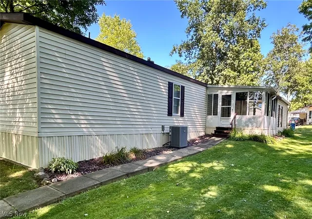 Photo 4 of Single family home for sale at 1229 Columbiana Lisbon Rd #27, Columbiana, OH 44408 | MLS# 5222860 | Listing updated on 2026-10-06