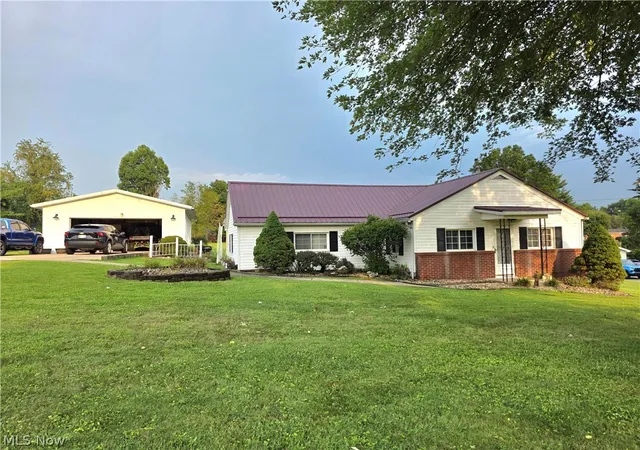 Photo 1 of Single family home for sale at 346 Is View Dr, Parkersburg, WV 26101 | MLS# 5235515 | Listing updated on 2026-09-05