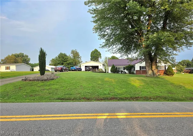 Photo 2 of Single family home for sale at 346 Is View Dr, Parkersburg, WV 26101 | MLS# 5235515 | Listing updated on 2026-09-05