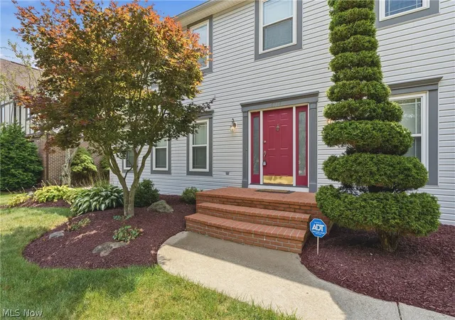 Photo 2 of Sale Pending at 6114 Groton St Nw, Canton, OH 44708 | MLS# 5234737 | Listing updated on 2026-09-20