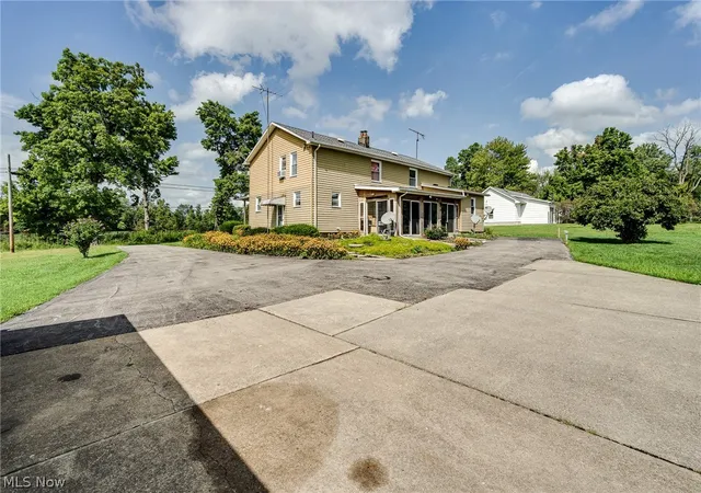 Photo 3 of Multi family home for sale at 7846 Thompson Sharpsville Rd Ne, Burghill, OH 44404 | MLS# 5235477 | Listing updated on 2026-10-03