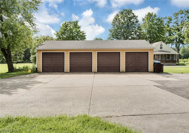 Photo 3 of House for sale at 7846 Thompson Sharpsville Rd NE, Burghill, OH 44404 | MLS# 5235477 | Listing updated on 2026-10-03