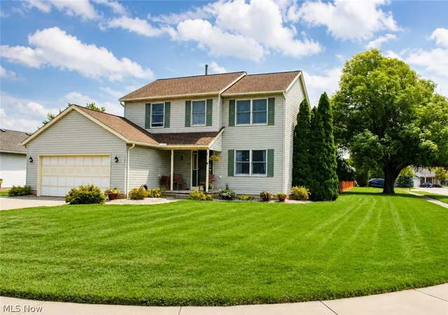 Photo 1 of Sale Pending at 5887 Boxwood Dr, Lorain, OH 44053 | MLS# 5234736 | Listing updated on 2026-09-10