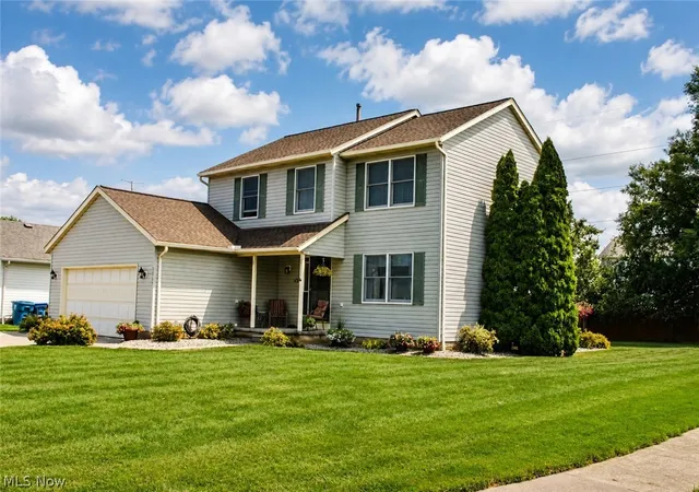 Photo 3 of Sale Pending at 5887 Boxwood Dr, Lorain, OH 44053 | MLS# 5234736 | Listing updated on 2026-09-10