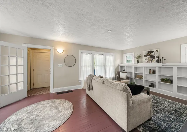 Photo 3 of Single family home for sale at 114 Linden St, Kent, OH 44240 | MLS# 5233589 | Listing updated on 2026-09-03