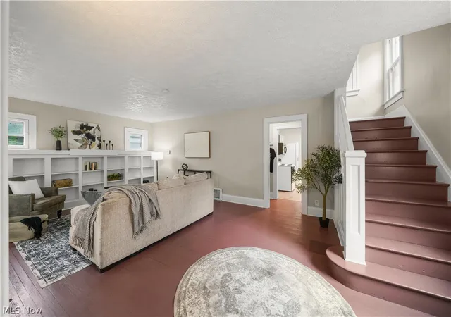 Photo 3 of Single family home for sale at 114 Linden St, Kent, OH 44240 | MLS# 5233589 | Listing updated on 2026-09-03