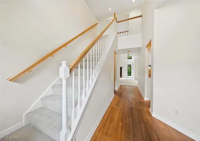 Photo 2 of Sale Pending at 9 Aberdeen Ct, Rocky River, OH 44116 | MLS# 5235510 | Listing updated on 2026-09-21