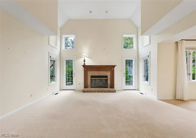 Photo 3 of Sale Pending at 9 Aberdeen Ct, Rocky River, OH 44116 | MLS# 5235510 | Listing updated on 2026-09-21