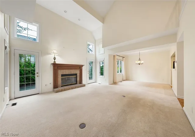 Photo 3 of Sale Pending at 9 Aberdeen Ct, Rocky River, OH 44116 | MLS# 5235510 | Listing updated on 2026-09-21