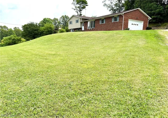 Photo 3 of Single family home for sale at 5044 Amsterdam Rd SE, Carrollton, OH 44615 | MLS# 5235646 | Listing updated on 2026-09-21