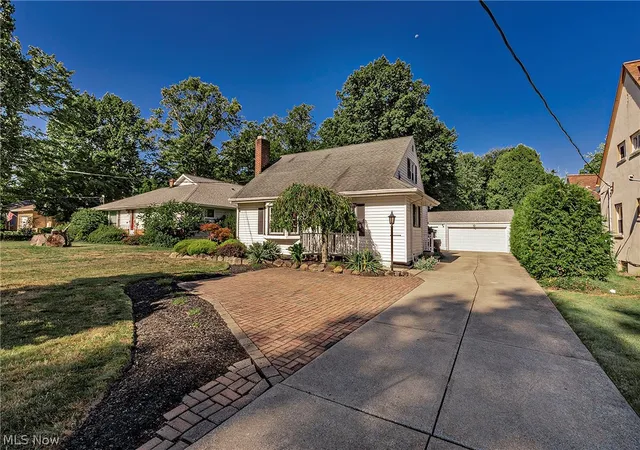 Photo 2 of Single family home for sale at 1016 Lander Rd, Cleveland, OH 44143 | MLS# 5230586 | Listing updated on 2026-09-10