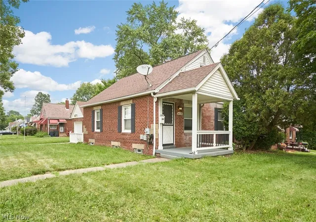 Photo 2 of Single family home for sale at 613 Reed Ave, Akron, OH 44306 | MLS# 5234739 | Listing updated on 2026-09-11