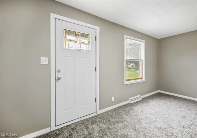 Photo 3 of Single family home for sale at 339 Westminster Ave, Youngstown, OH 44515 | MLS# 5235874 | Listing updated on 2026-09-11