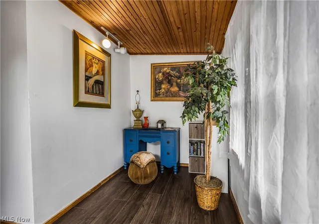 Photo 3 of Single family home for sale at 2117 16th Street, Parkersburg, WV 26101 | MLS# 5235793 | Listing updated on 2026-09-12