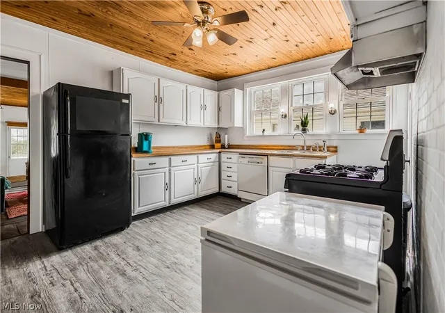 Photo 4 of Single family home for sale at 2117 16th Street, Parkersburg, WV 26101 | MLS# 5235793 | Listing updated on 2026-09-12