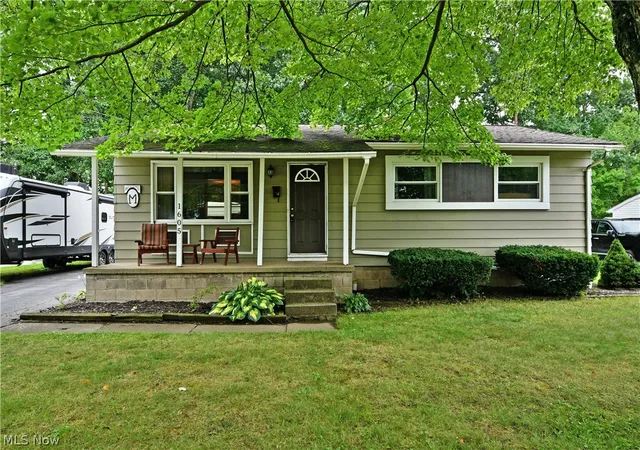 Photo 1 of Single family home for sale at 1605 Difford Dr, Niles, OH 44446 | MLS# 5231597 | Listing updated on 2026-09-13