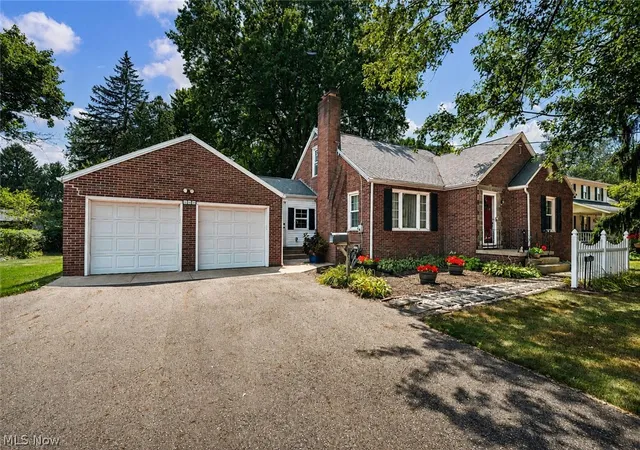 Photo 42 of Sale Pending at 514 Everhard Rd Sw, North Canton, OH 44709 | MLS# 5235964 | Listing updated on 2026-09-10