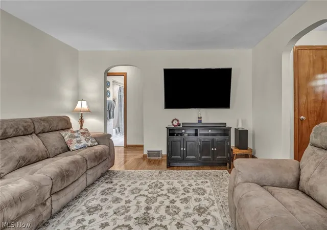 Photo 3 of Sale Pending at 514 Everhard Rd SW, North Canton, OH 44709 | MLS# 5235964 | Listing updated on 2026-09-10