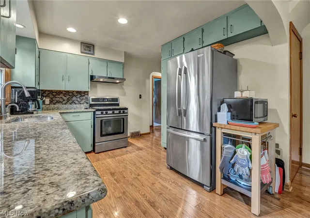 Photo 4 of Sale Pending at 514 Everhard Rd SW, North Canton, OH 44709 | MLS# 5235964 | Listing updated on 2026-09-10