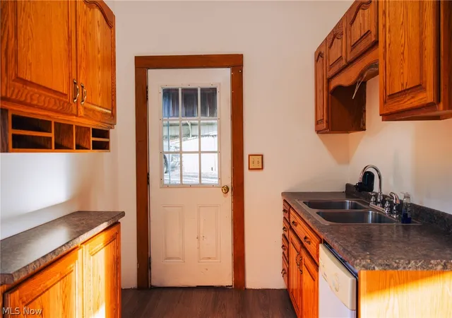 Photo 4 of Sale Pending at 1965 Hall Dr, Coshocton, OH 43812 | MLS# 5236036 | Listing updated on 2026-09-18