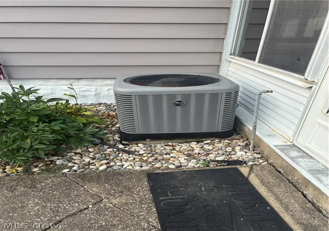 Photo 26 of Single family home for sale at 390 Wilson St W, Struthers, OH 44471 | MLS# 5235505 | Listing updated on 2026-10-01