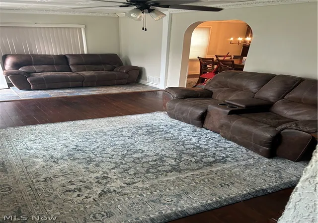 Photo 4 of Single family home for sale at 390 Wilson St W, Struthers, OH 44471 | MLS# 5235505 | Listing updated on 2026-10-01