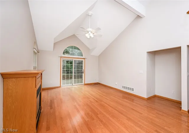 Photo 3 of Condo for sale at 4007 Falconswalk Ct, Stow, OH 44224 | MLS# 5235616 | Listing updated on 2026-10-05