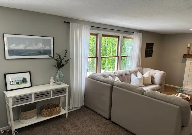Photo 3 of Sale Pending at 1385 Butler St Se, North Canton, OH 44720 | MLS# 5236153 | Listing updated on 2026-10-06